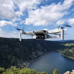 Lire la suite à propos de l’article Guide pour choisir le drone parfait pour vos besoins pro et perso.